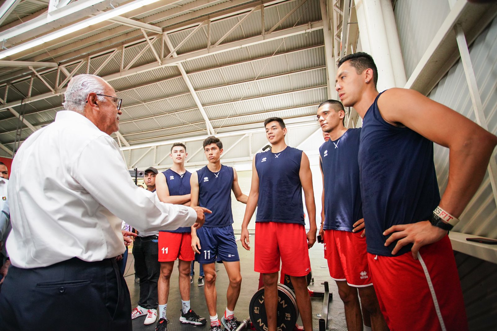 Más y mejores espacios para deportistas: Navarro