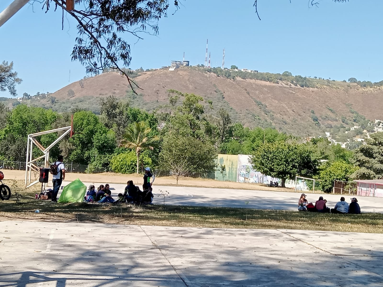 Jardín de Niños “Francisco Villegas Loera”, reforesta la Unidad Deportiva Santa Teresita