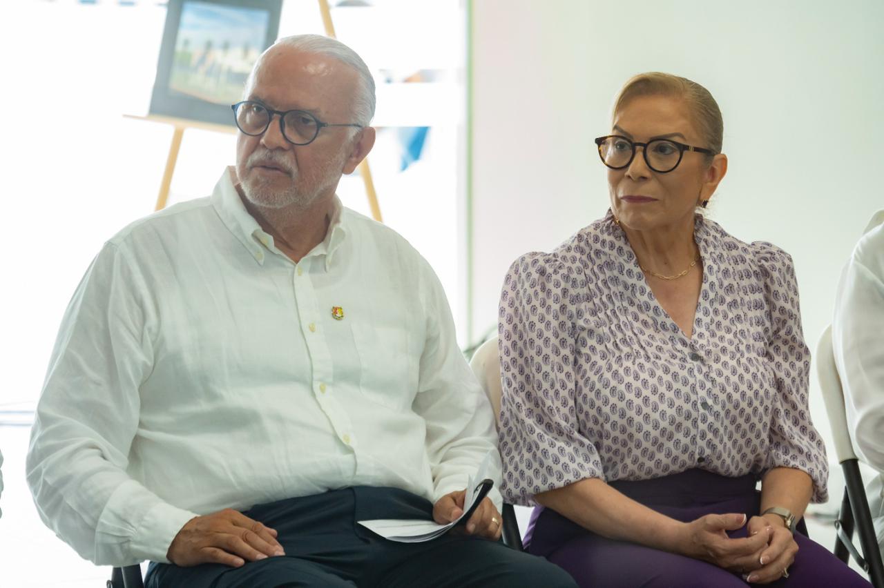 Anuncian Miguel Ángel Navarro Quintero y Beatriz Estrada Martínez, construcción de la Nueva Casa Hogar del DIF Nayarit