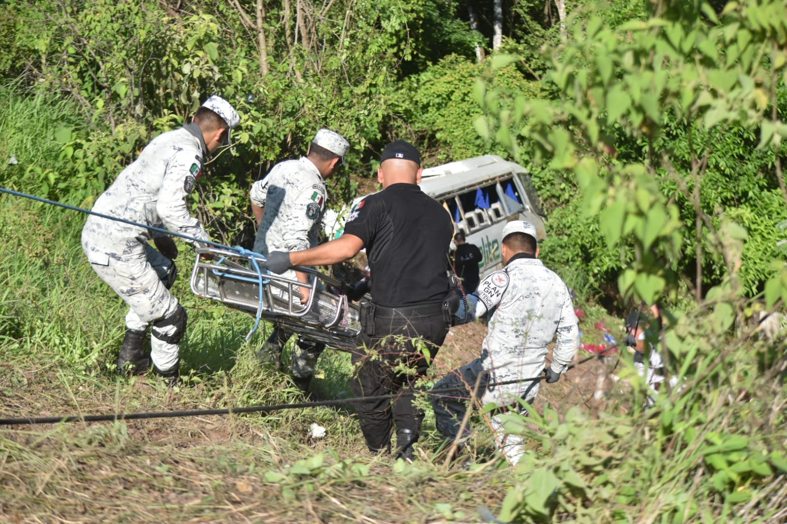 Extranjeros, pasajeros de camión siniestrado