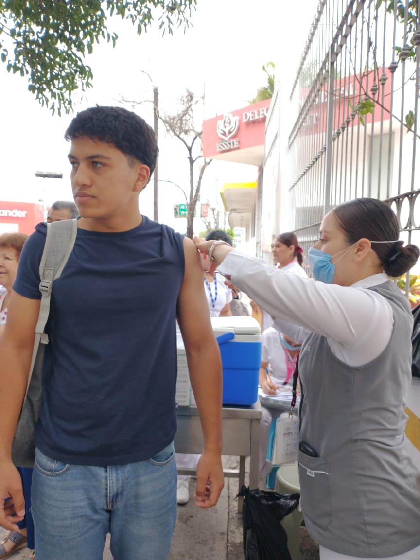 ISSSTE campaña de vacunación contra influenza estacional y COVID-19