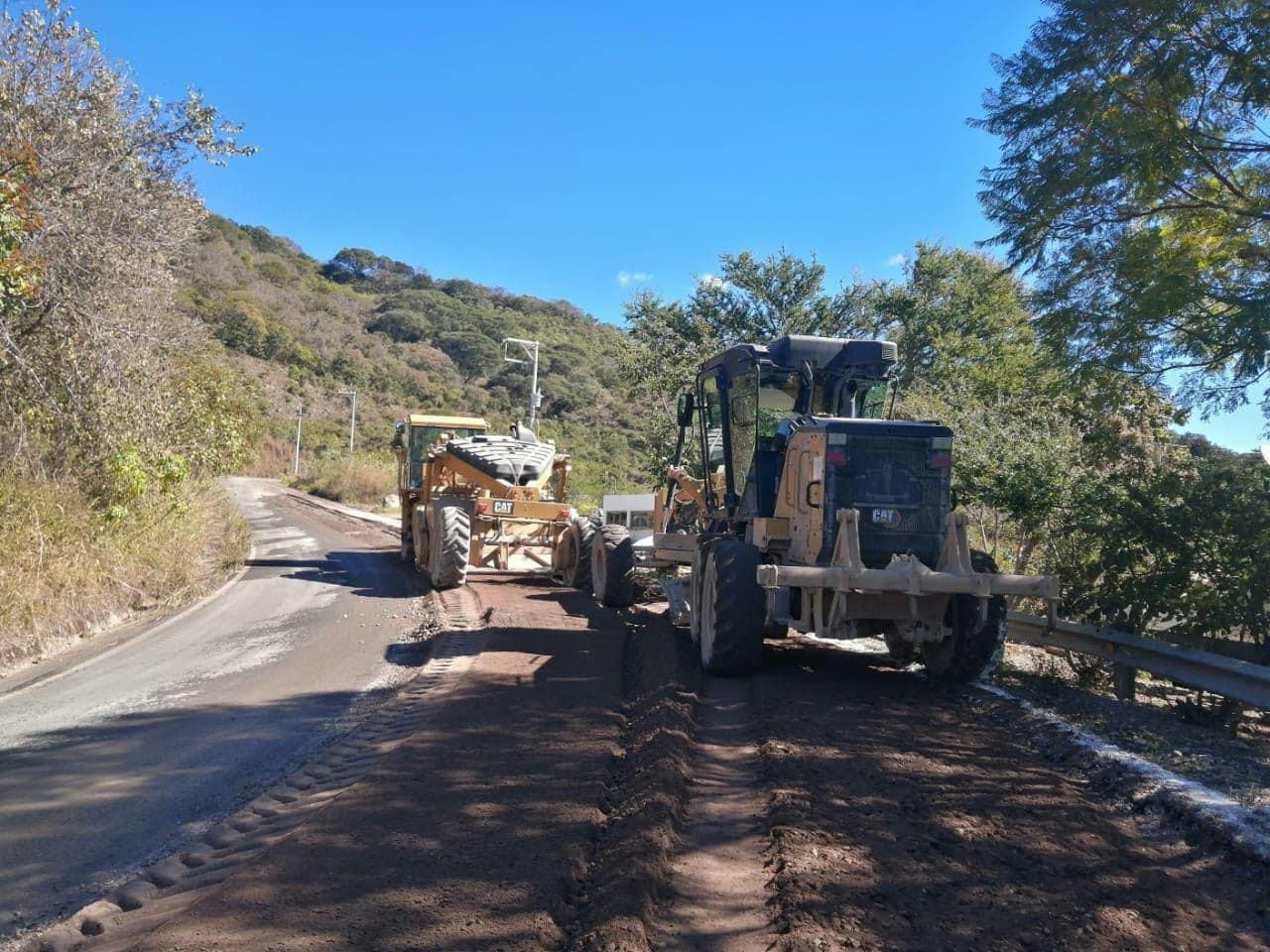 El gobernador repara carretera de Amatlán de Cañas