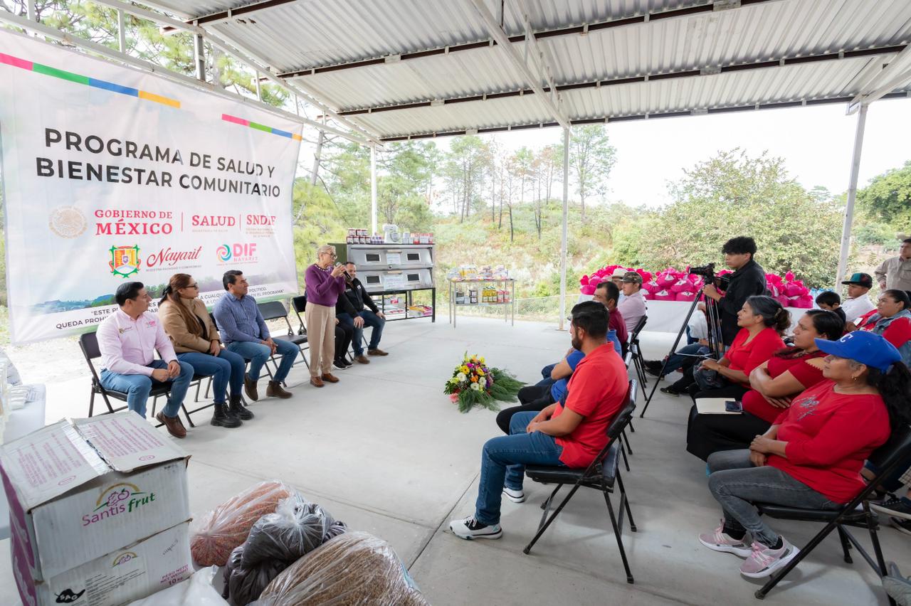 DIF Nayarit entrega apoyos para el desarrollo comunitario en Jala