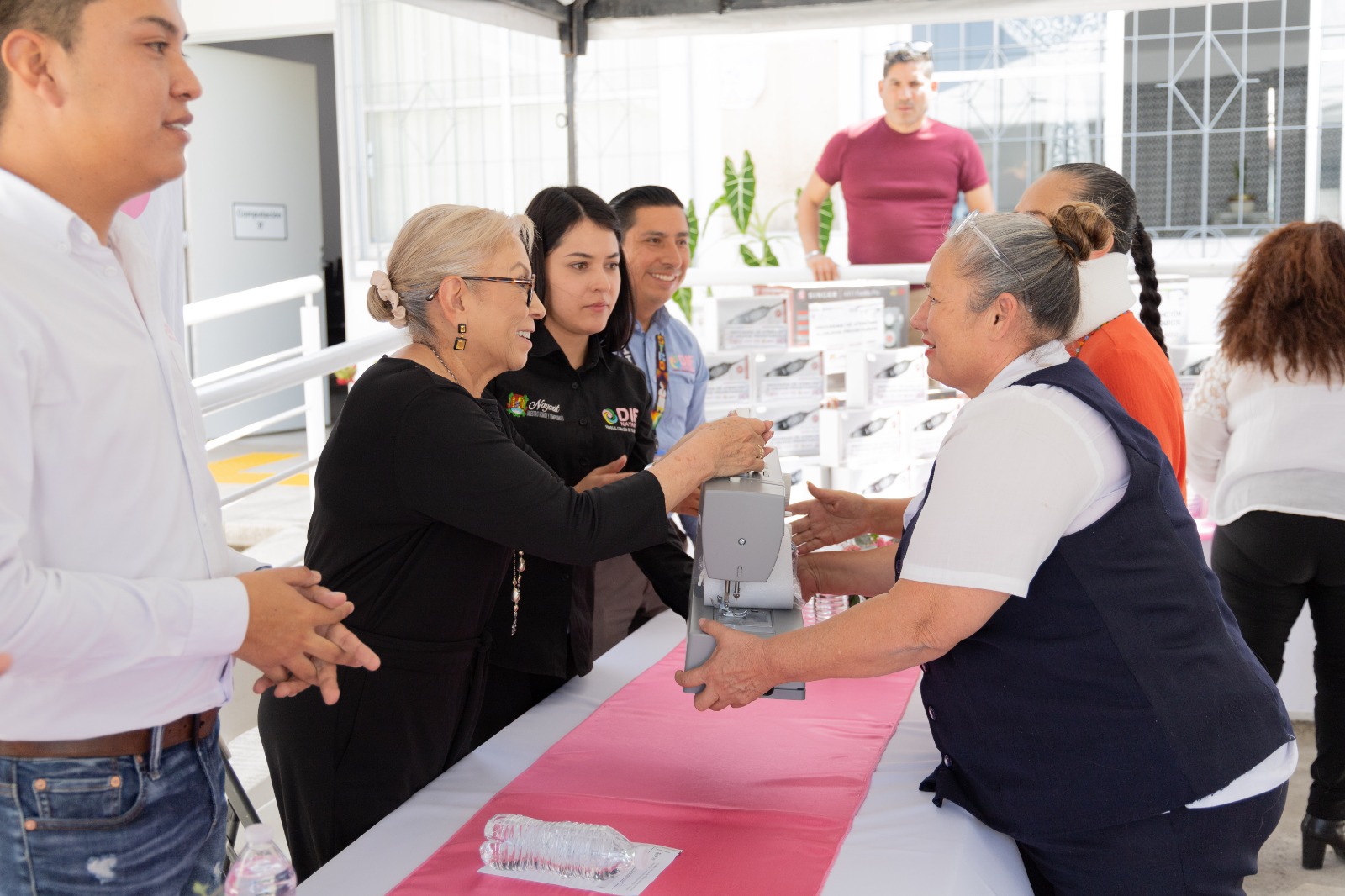 Equipa DIF Nayarit desayunadores de 40 instituciones educativas