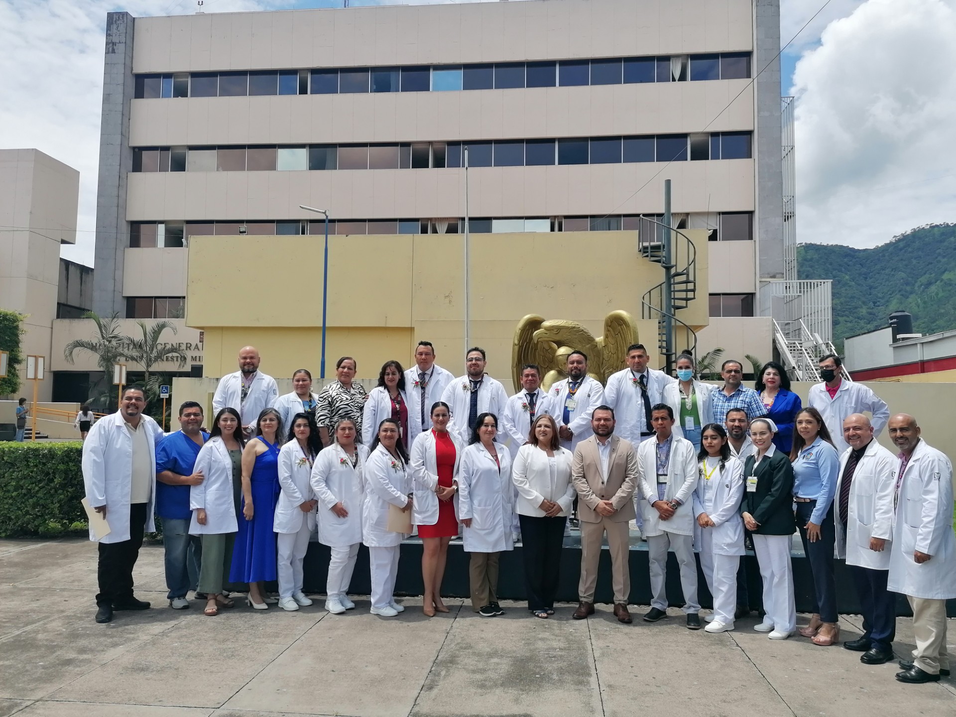 Egresan del IMSS Nayarit profesionales técnicos bachilleres en Radiología e Imagen, generación 2021-2024 